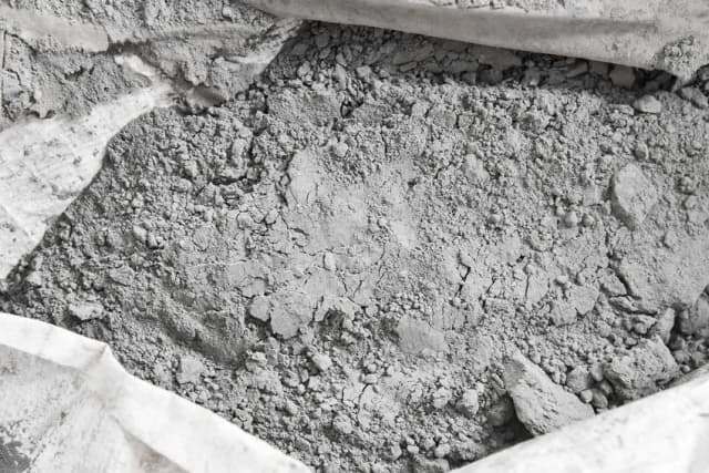 Z czego się robi cement? Odkryj tajemnice surowców i produkcji